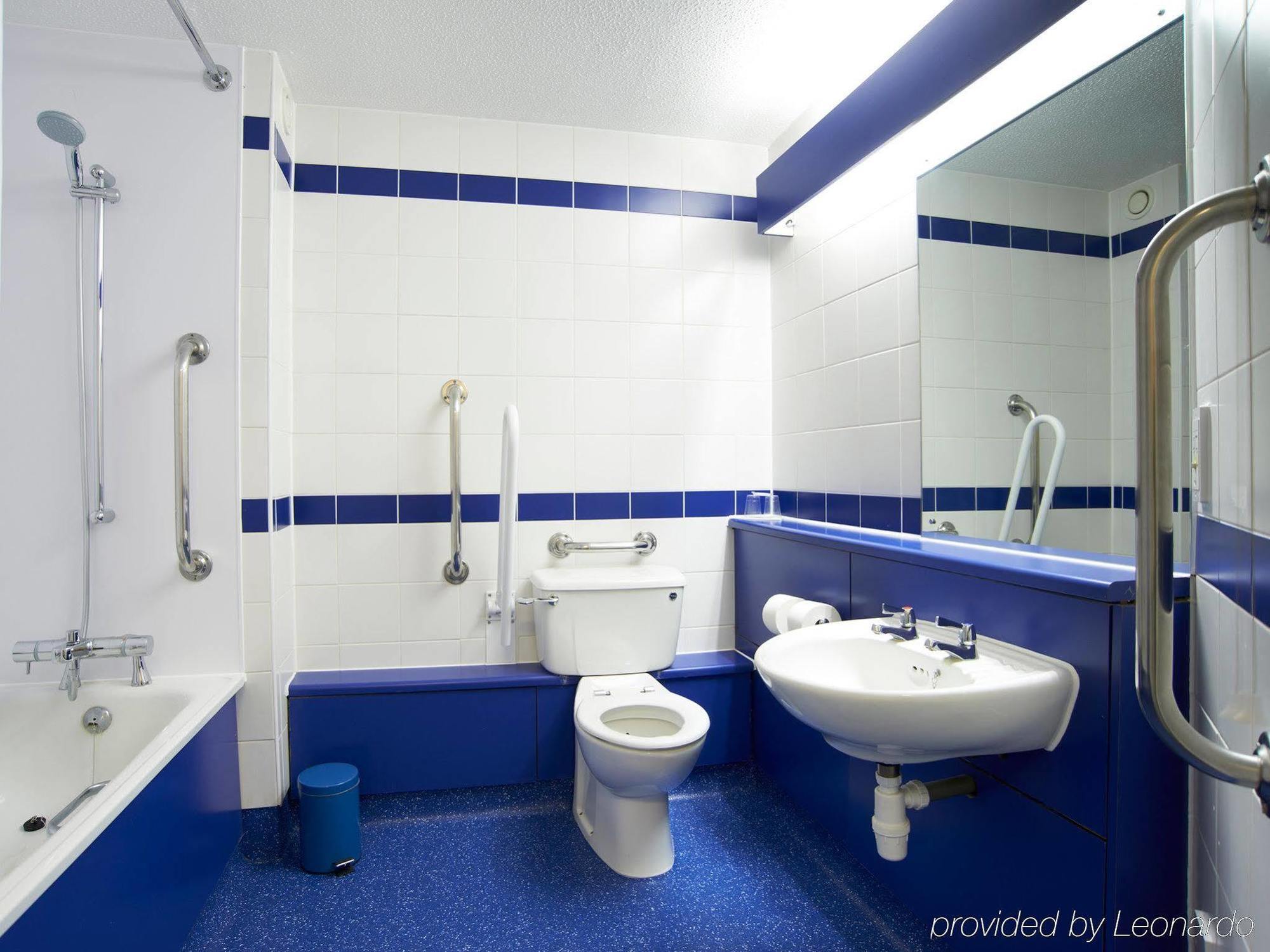 Travelodge Bristol Central Anchor Road Exteriér fotografie
